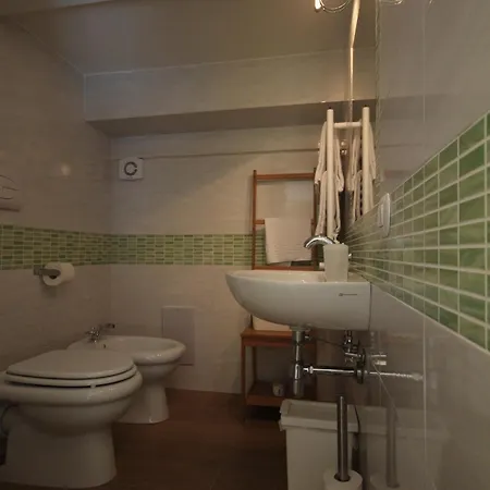 Bed and breakfast Albachiara 2*